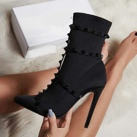 Pointed belt spikes women's boots